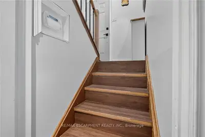 10 Krafty Court, Hamilton, On L9c 6r7