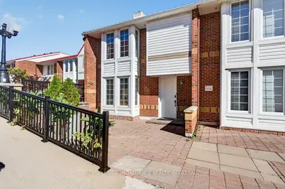 1 Place D'armes 39, Kingston, On K7k 6s1