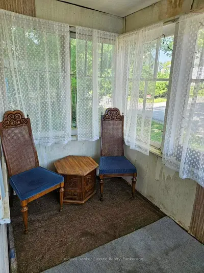 24 Victoria Street E, Kawartha Lakes, On K0l 2w0