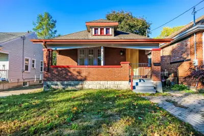 133 Arundell Street, London East, On N5z 2k1