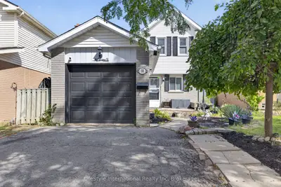 18 Camrose Court, Kitchener, On N2m 5j4