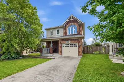 240 Emick Drive, Hamilton, On L9k 0e1