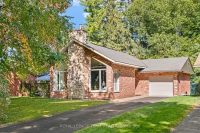 33 Rutherford Crescent, Kanata, On K2k 1n1