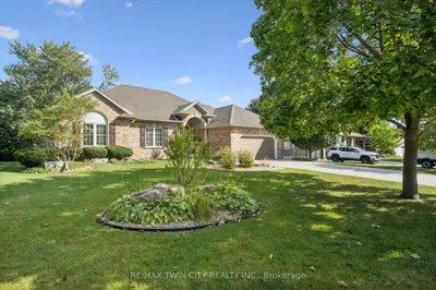 8 Chancellor Drive, Woolwich, On N0b 2m1