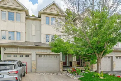 110 Activa Avenue E33, Kitchener, On N2e 4k4