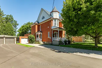 104 Ann Street, Ingersoll, On N5c 2g3