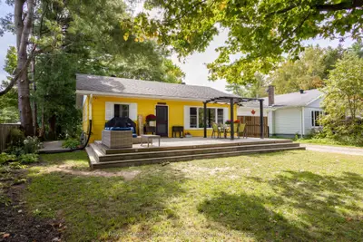 18 Gow Street, Bracebridge, On P1l 1j8