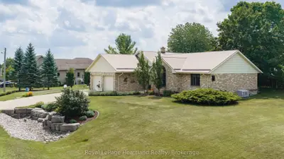 51 Kruse Drive, Huron East, On N0k 1g0
