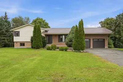 25 Crysler Station Road, North Stormont, On K0a 1r0