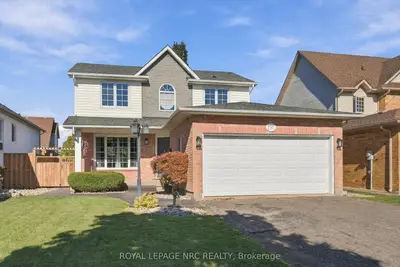 158 CONFEDERATION Avenue, Thorold, ON L2V 5A6