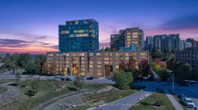250 LETT Street 320, West Centre Town, ON K1R 0A8