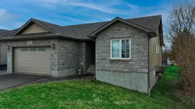 23 Creighton Drive, Loyalist, On K0h 2h0