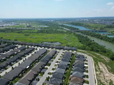 53 Carrick Trail, Welland, On L3b 0e7