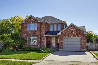 37 Woodcroft Place, Cambridge, On N1p 1b1