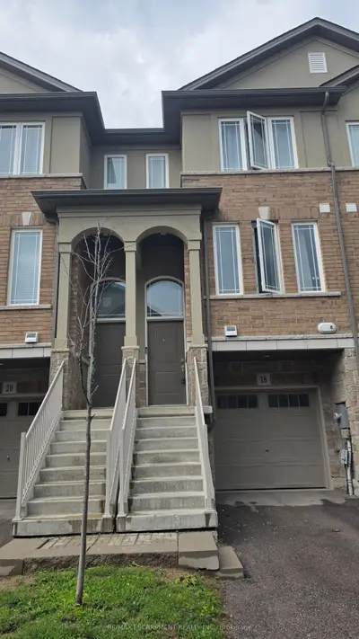 18 AQUA Lane, Hamilton, ON L0R 1P0