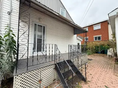 222 STE MONIQUE Street, Vanier and Kingsview Park, ON K1L 7P8