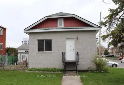 222 STE MONIQUE Street, Vanier and Kingsview Park, ON K1L 7P8