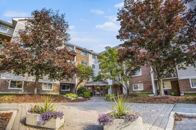 280 BRITTANY Drive 106, Manor Park - Cardinal Glen and Area, ON K1K 4M4