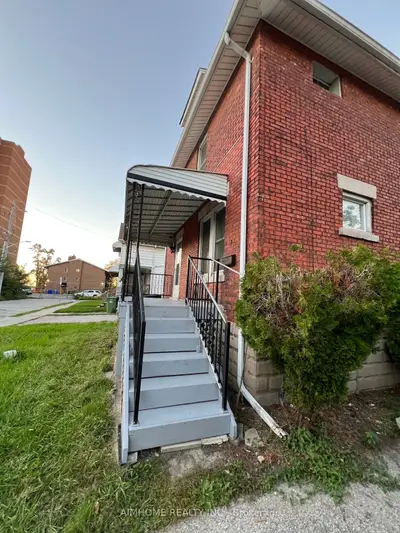 182 Josephine Avenue, Windsor, On N9b 2k8