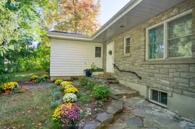 60 Mariposa Avenue, Rockcliffe Park, On K1m 0v1