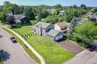 15 Lankin Avenue, Bracebridge, On P1l 1y4