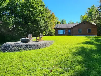1095 CONSERVATION Road, Gravenhurst, ON P1P 1R3