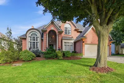 35 Butternut Grove, London South, On N6k 4j4