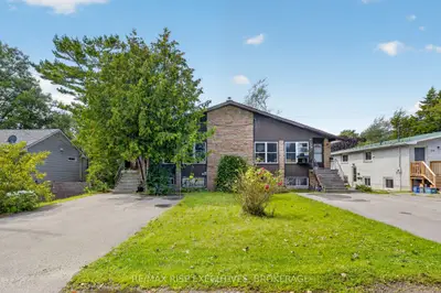 33 Montgomery Boulevard, Kingston, On K7m 3n7
