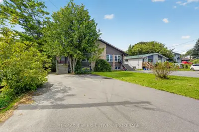 33 Montgomery Boulevard, Kingston, On K7m 3n7