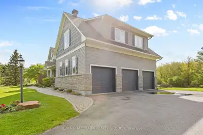 137 Goodman Drive, Kanata, On K2w 1c7