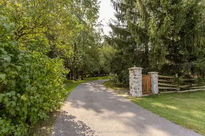 1944 4th Concession Road W, Hamilton, On L0r 2b0