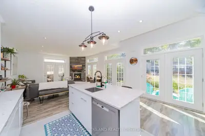 28 Centre Street, Lambton Shores, On N0m 1t0
