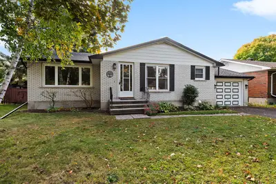 10 Robert Road, Perth, On K7h 2z8