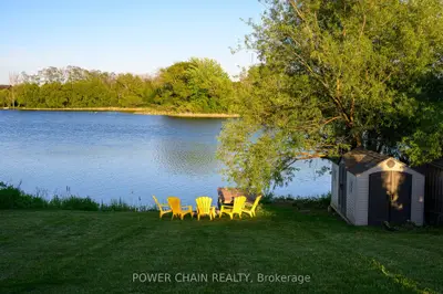 16 North Marysburgh Court, Prince Edward County, On K0k 2t0