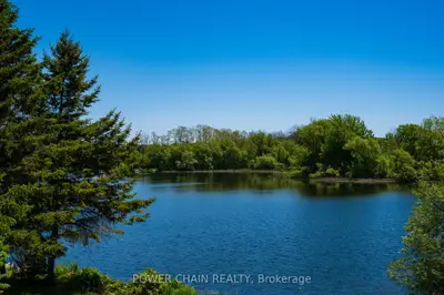 16 North Marysburgh Court, Prince Edward County, On K0k 2t0