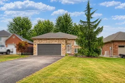 189 GIBSON Crescent, Lucan Biddulph, ON N0M 2J0