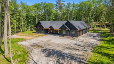 1017 Davis Drive, Gravenhurst, On P0e 1n0