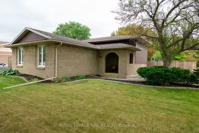 46 Trelawn Parkway, Welland, On L3c 1w5