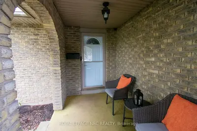 46 Trelawn Parkway, Welland, On L3c 1w5