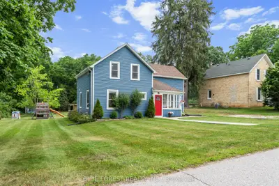 9 Union Street E, Lambton Shores, On N0m 1b0