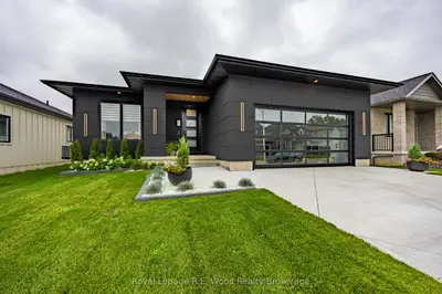 7 Sycamore Drive, Tillsonburg, On N4g 5s3