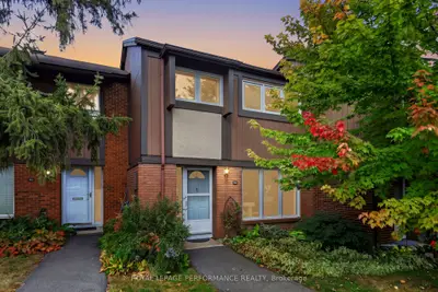 2111 MONTREAL Road 183, Beacon Hill North - South and Area, ON K1J 8M8