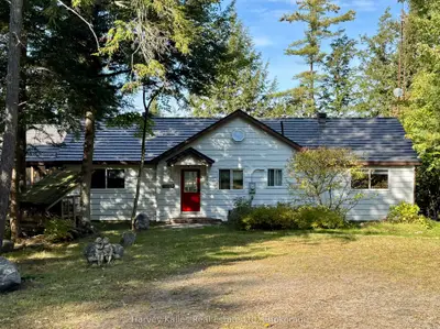 7 Baby Lake Road, Seguin, On P2a 2w8