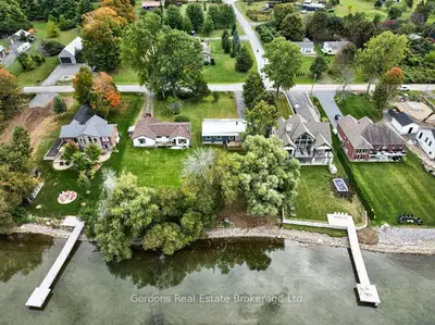 109 Prinyers Cove Crescent, Prince Edward County, On K0k 2t0