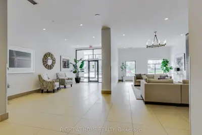 240 VILLAGEWALK Boulevard 212, London North, ON N6G 0P6