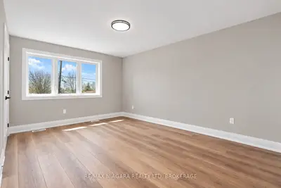 63 Swan Avenue, Pelham, On L3e 0b1