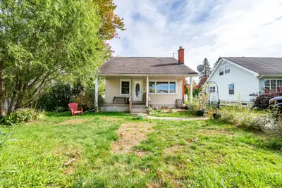 15 Troyes Street, Deep River, On K0j 1p0