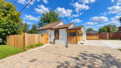 76 Avenue Road, Cambridge, On N1r 1c1