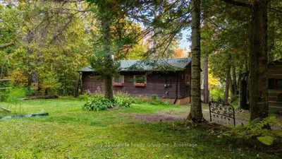26 RIVERSIDE Court, Hastings Highlands, ON K0L 1C0