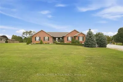 172 53 Highway, Brant, On N0e 1b0